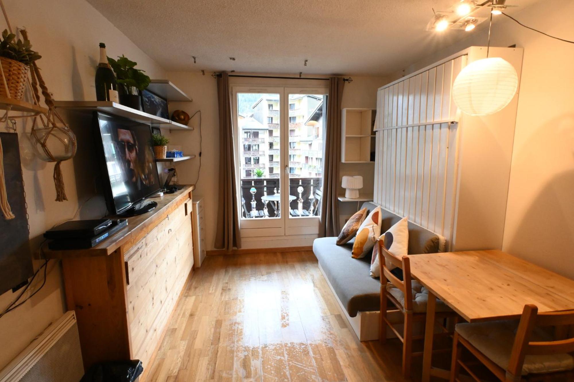 Cozy Chamonix Ski Studio With Mountain Views Bagian luar foto