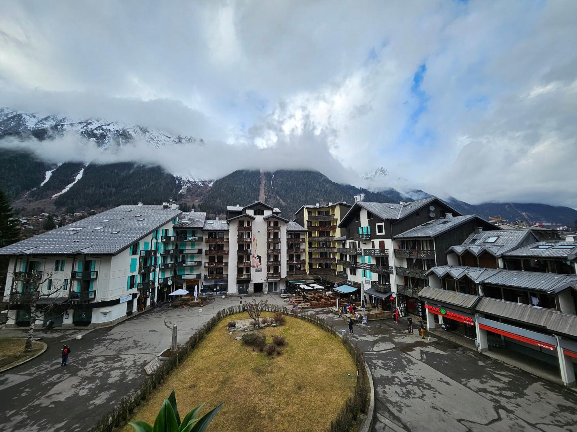 Cozy Chamonix Ski Studio With Mountain Views Bagian luar foto